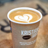 Gobelet en papier BIO imprimé personnalisé avec le logo 'Kristians Kaffe'